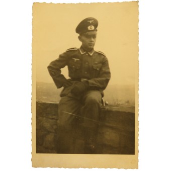 Wehrmacht Unteroffizier in full uniform and visor hat. Espenlaub militaria